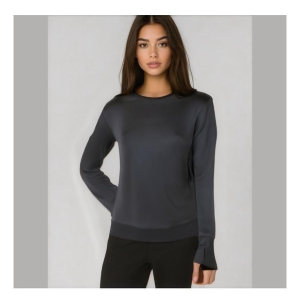 Athleta razorback long sleeve open back thumb holes black sweater size small